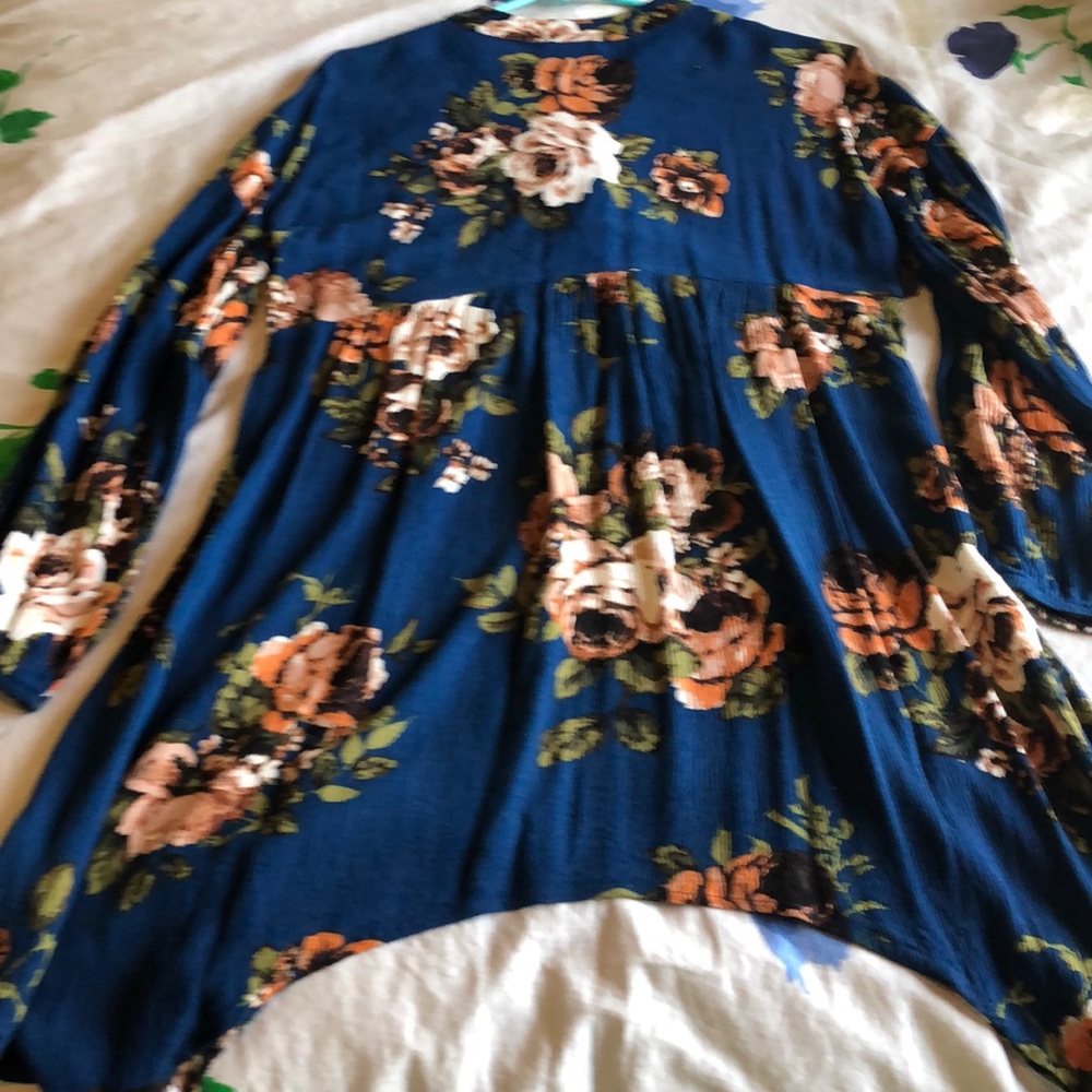 Dress - Picture 2 of 5